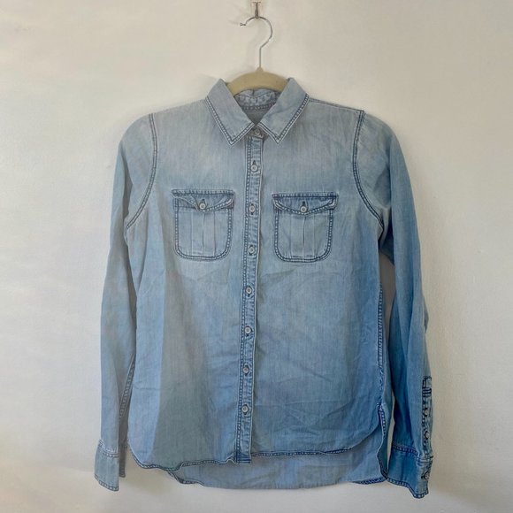 Stylish Denim Button-up Shirt - Picture 3 of 4